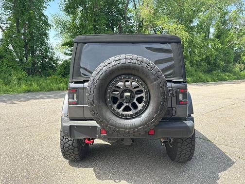 Granite Crystal Clearcoat Metallic 2022 Jeep Wrangler Unlimited Rubicon