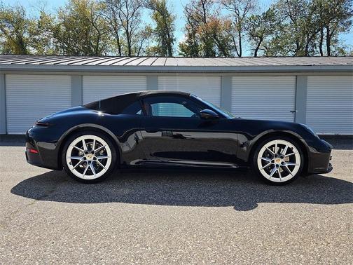 2025 Porsche 911 Carrera