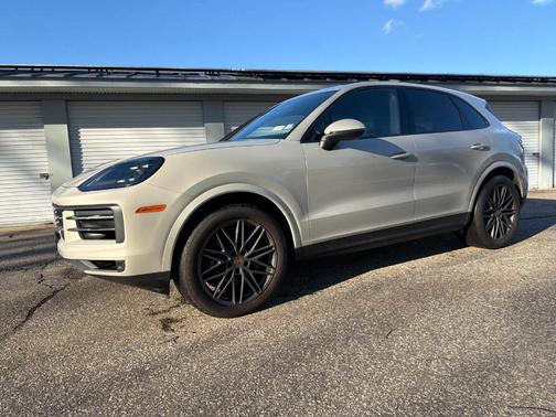 2024 Porsche Cayenne Base