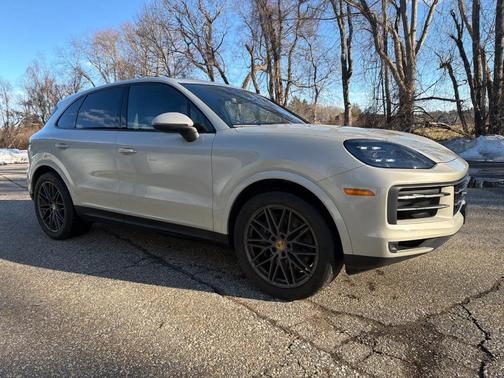 2024 Porsche Cayenne Base