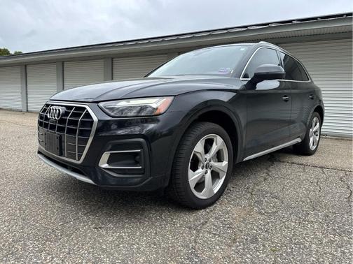 Mythos Black Metallic 2021 Audi Q5 40 Premium Plus