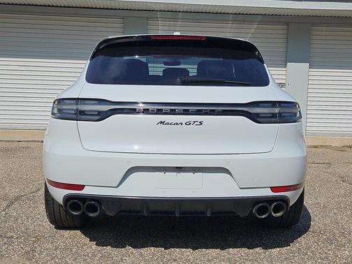 Carrara White Metallic 2020 Porsche Macan GTS