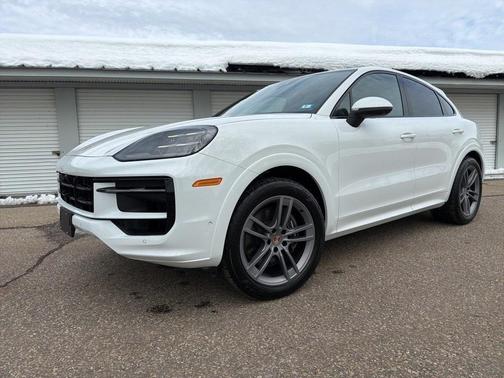 2025 Porsche Cayenne AWD