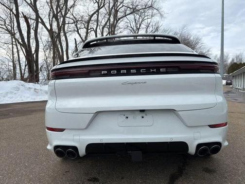 2025 Porsche Cayenne AWD