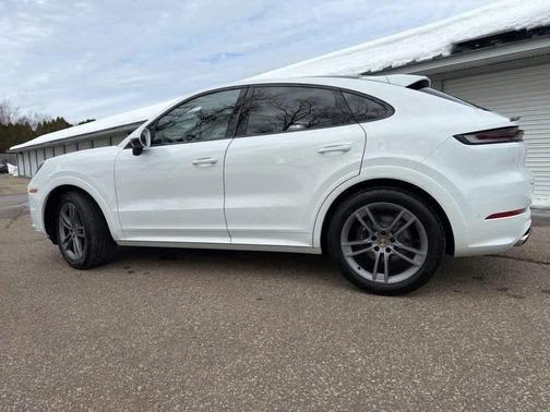 2025 Porsche Cayenne AWD