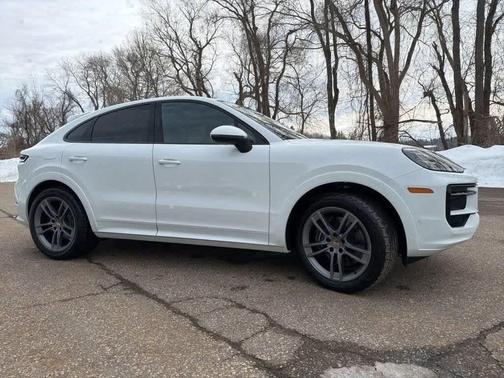 2025 Porsche Cayenne AWD