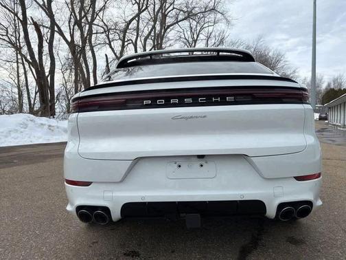 2025 Porsche Cayenne AWD