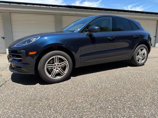 Night Blue Metallic 2021 Porsche Macan Base