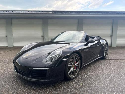 Jet Black Metallic 2017 Porsche 911 Carrera 4S
