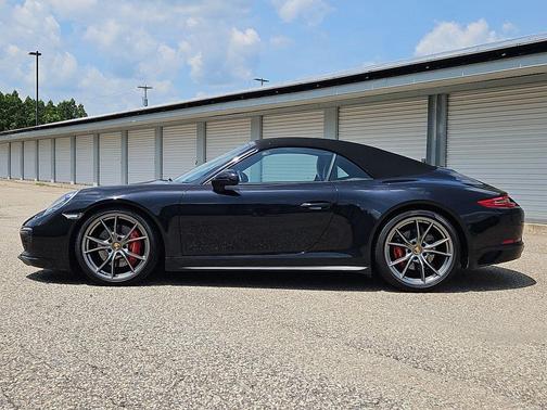 Jet Black Metallic 2017 Porsche 911 Carrera 4S