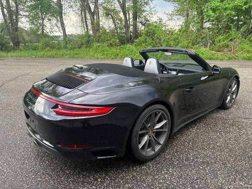 Jet Black Metallic 2017 Porsche 911 Carrera 4S