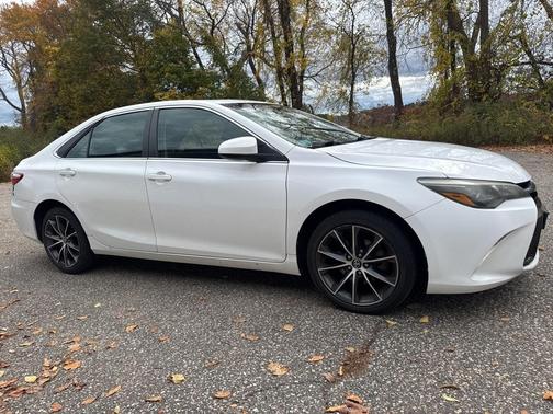 2016 Toyota Camry XSE