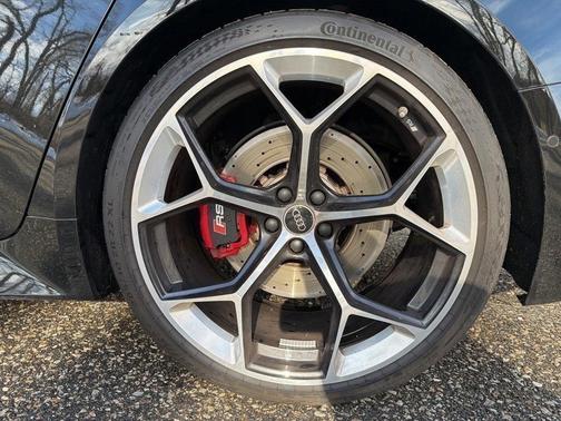 2024 Audi RS 6 Avant 4.0T quattro performance