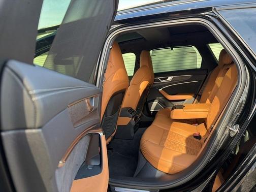 2024 Audi RS 6 Avant 4.0T quattro performance