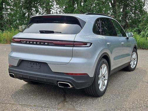 2025 Porsche Cayenne Base
