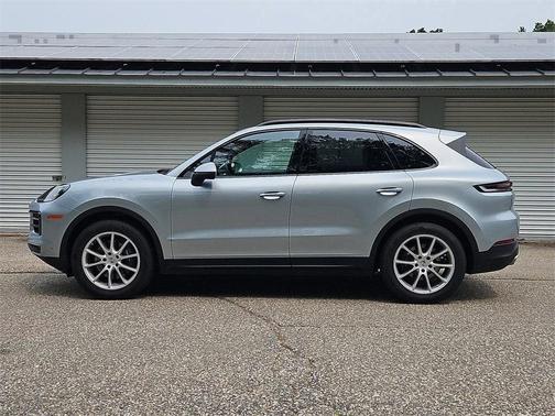 2025 Porsche Cayenne Base