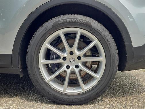 2025 Porsche Cayenne Base