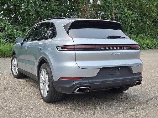 2025 Porsche Cayenne Base