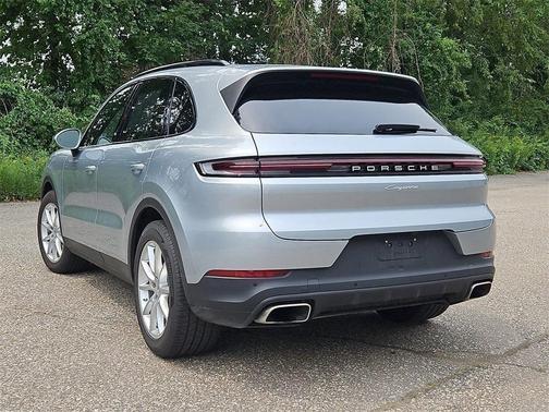 2025 Porsche Cayenne Base