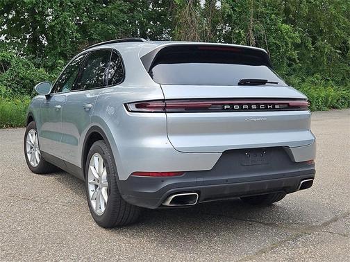 2025 Porsche Cayenne Base