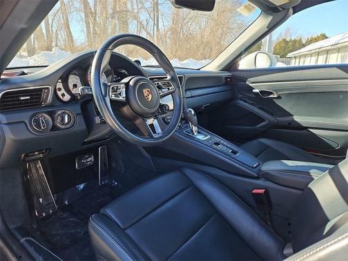 2018 Porsche 911 Carrera 4S