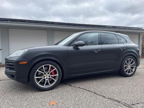 2024 Porsche Cayenne S