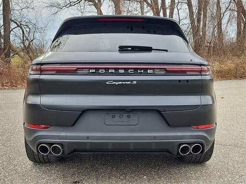 2024 Porsche Cayenne S
