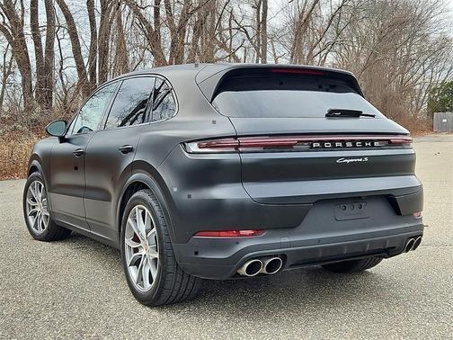 2024 Porsche Cayenne S