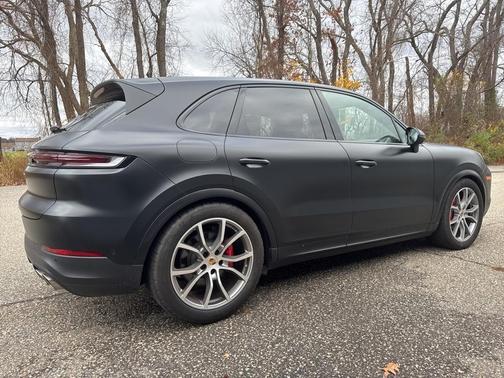 2024 Porsche Cayenne S