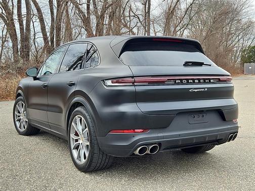 2024 Porsche Cayenne S