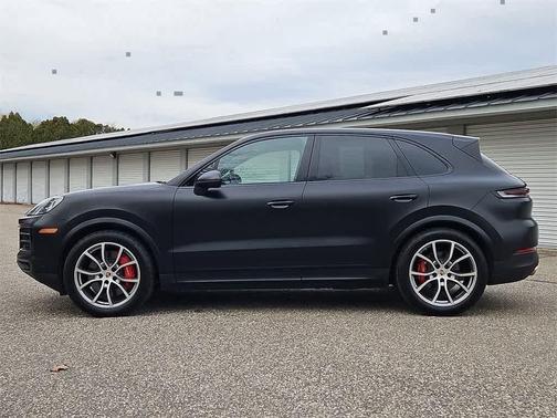 2024 Porsche Cayenne S