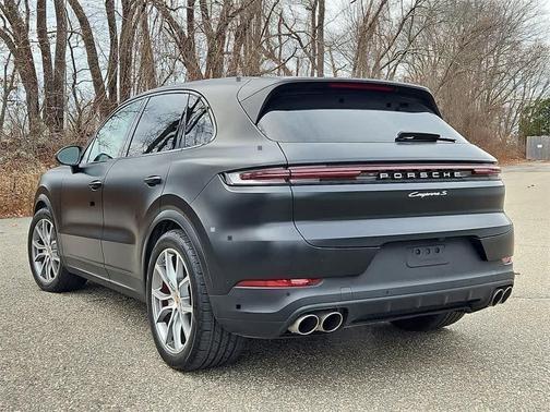 2024 Porsche Cayenne S
