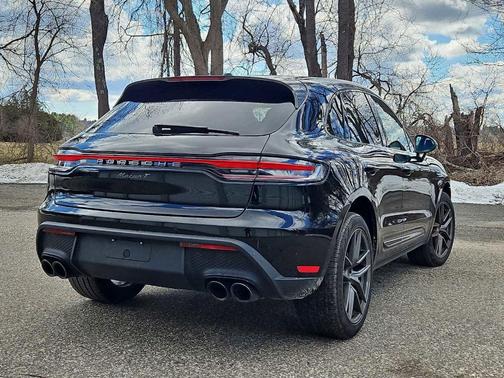 2025 Porsche Macan T
