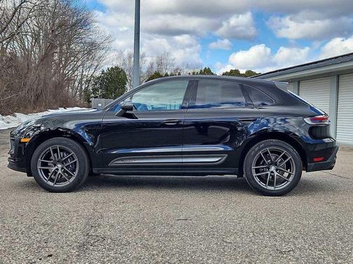 2025 Porsche Macan T