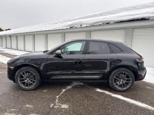 2025 Porsche Macan T