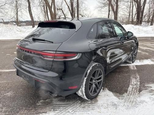 2025 Porsche Macan T