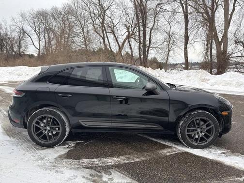 2025 Porsche Macan T