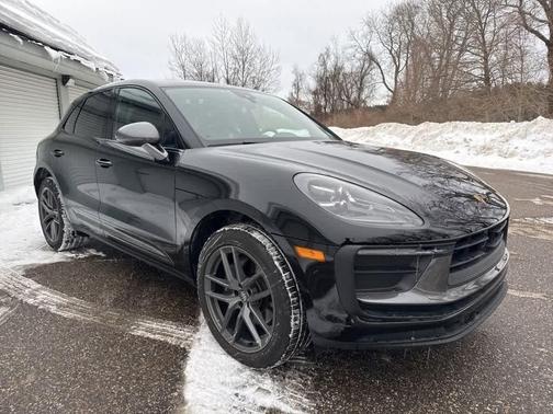 2025 Porsche Macan T