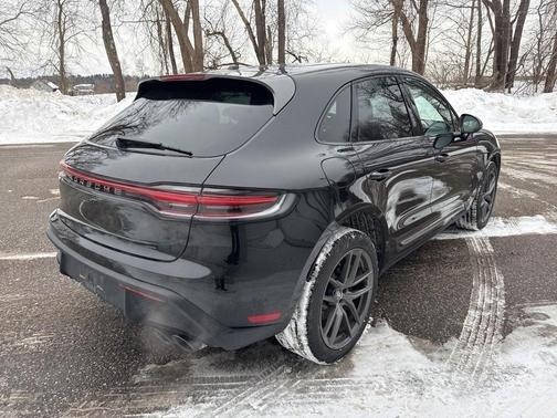 2025 Porsche Macan T