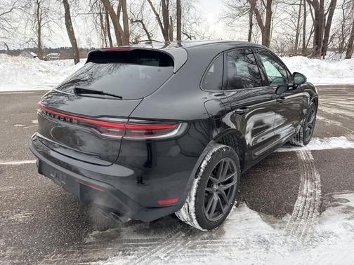 2025 Porsche Macan T