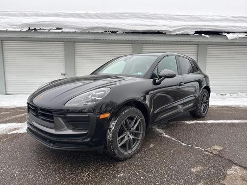 2025 Porsche Macan T