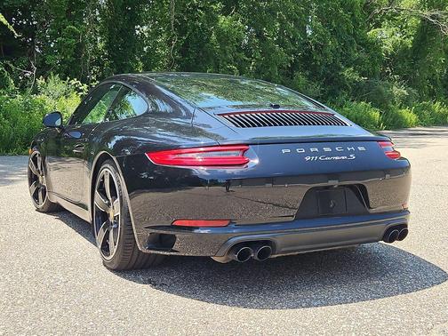 Jet Black Metallic 2017 Porsche 911 Carrera S