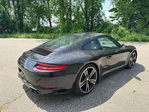 Jet Black Metallic 2017 Porsche 911 Carrera S
