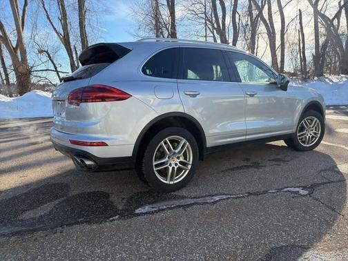 2016 Porsche Cayenne S