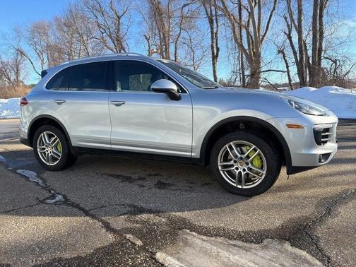 2016 Porsche Cayenne S
