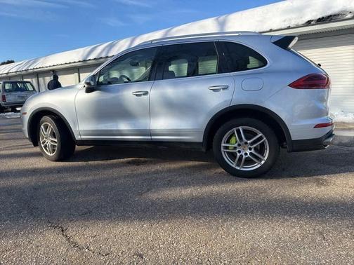 2016 Porsche Cayenne S