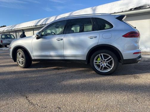 2016 Porsche Cayenne S