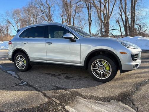 2016 Porsche Cayenne S