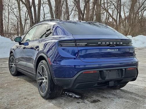 2025 Porsche Macan 4S