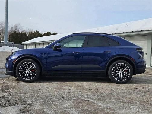 2025 Porsche Macan 4S